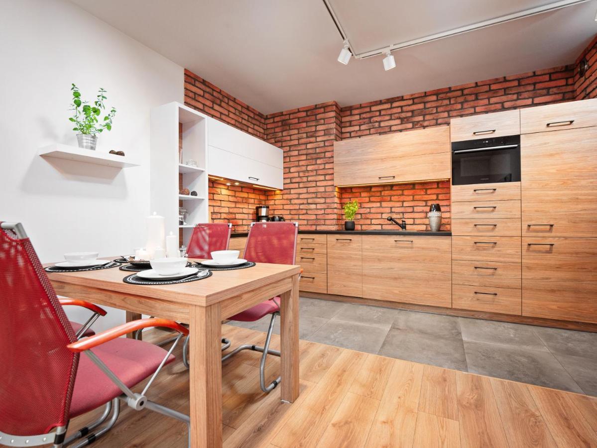 Apartamenty Homely Place Serce Poznania - Stary Rynek - Parking Apartment
