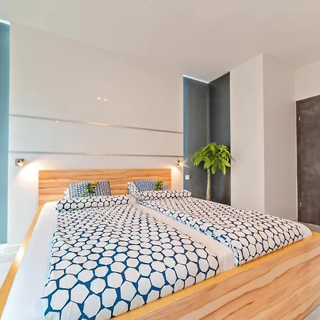 Apartamenty Homely Place Serce Poznania - Stary Rynek - Parking Exterior photo